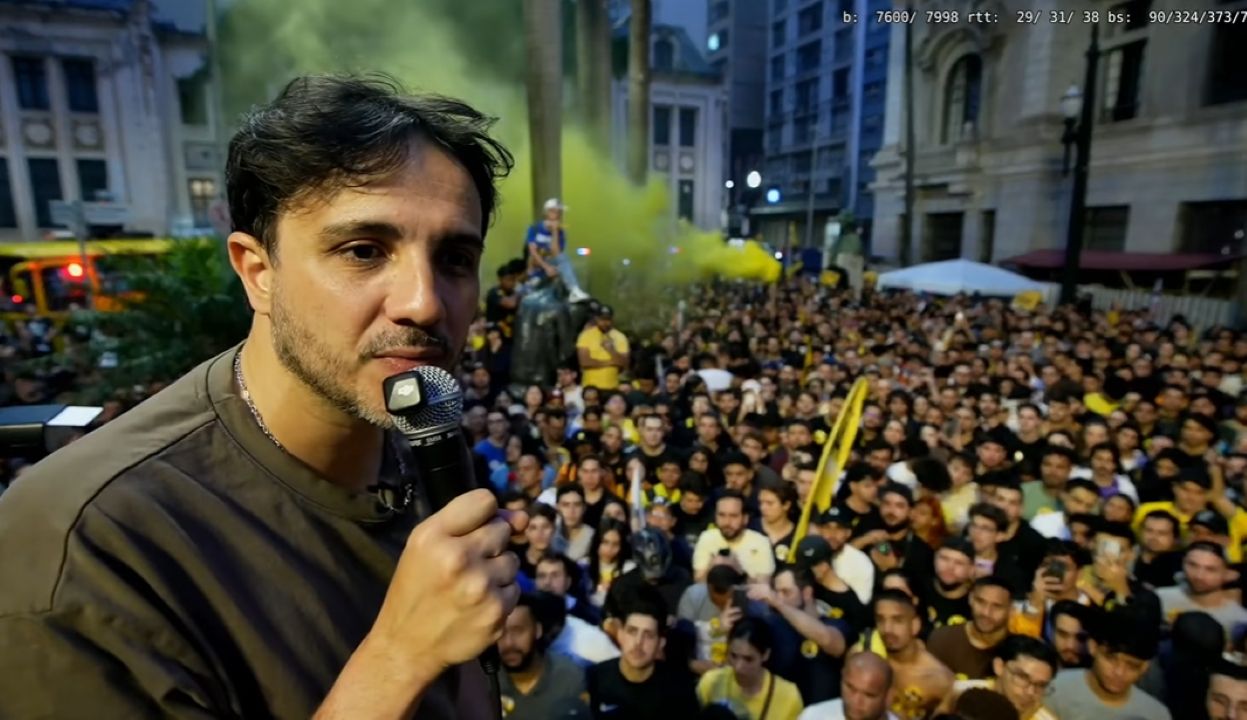 Renan critica voto útil em Flávio Bolsonaro no 1º turno Renan critica voto útil em Flávio Bolsonaro no 1º turno