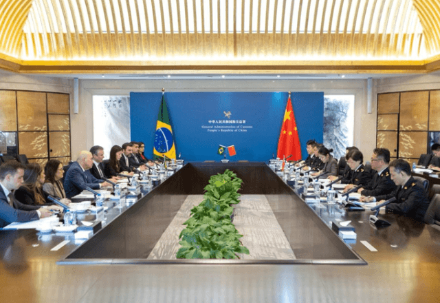 China retira suspensão de três frigoríficos brasileiros e anuncia certificação eletrônica para carnes