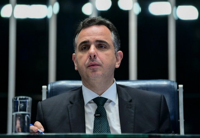 Pacheco cumprimentou as forças de segurança pública que atuam em resposta à ocorrência da última noite | Pedro França/Agência Senado