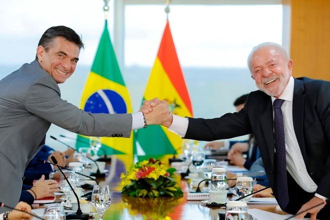 O presidente da Bolívia, Rodrigo Paz (à esquerda), e o presidente Lula (à direita) | Ricardo Stuckert / PR