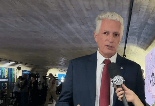 Rogério Correia cobra votação de requerimento para investigar Flávio Bolsonaro na CPMI do INSS