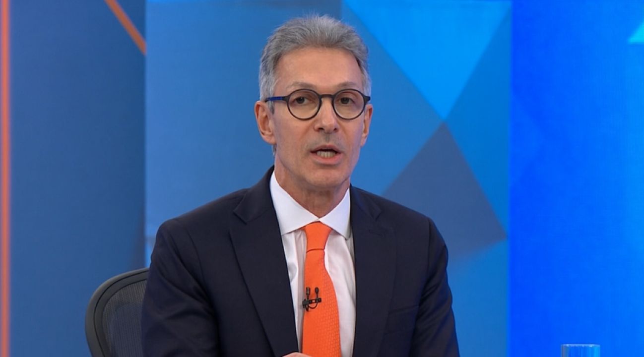 Zema defende aumento de 300% nos salários do governo em MG Zema defende aumento de 300% nos salários do governo em MG