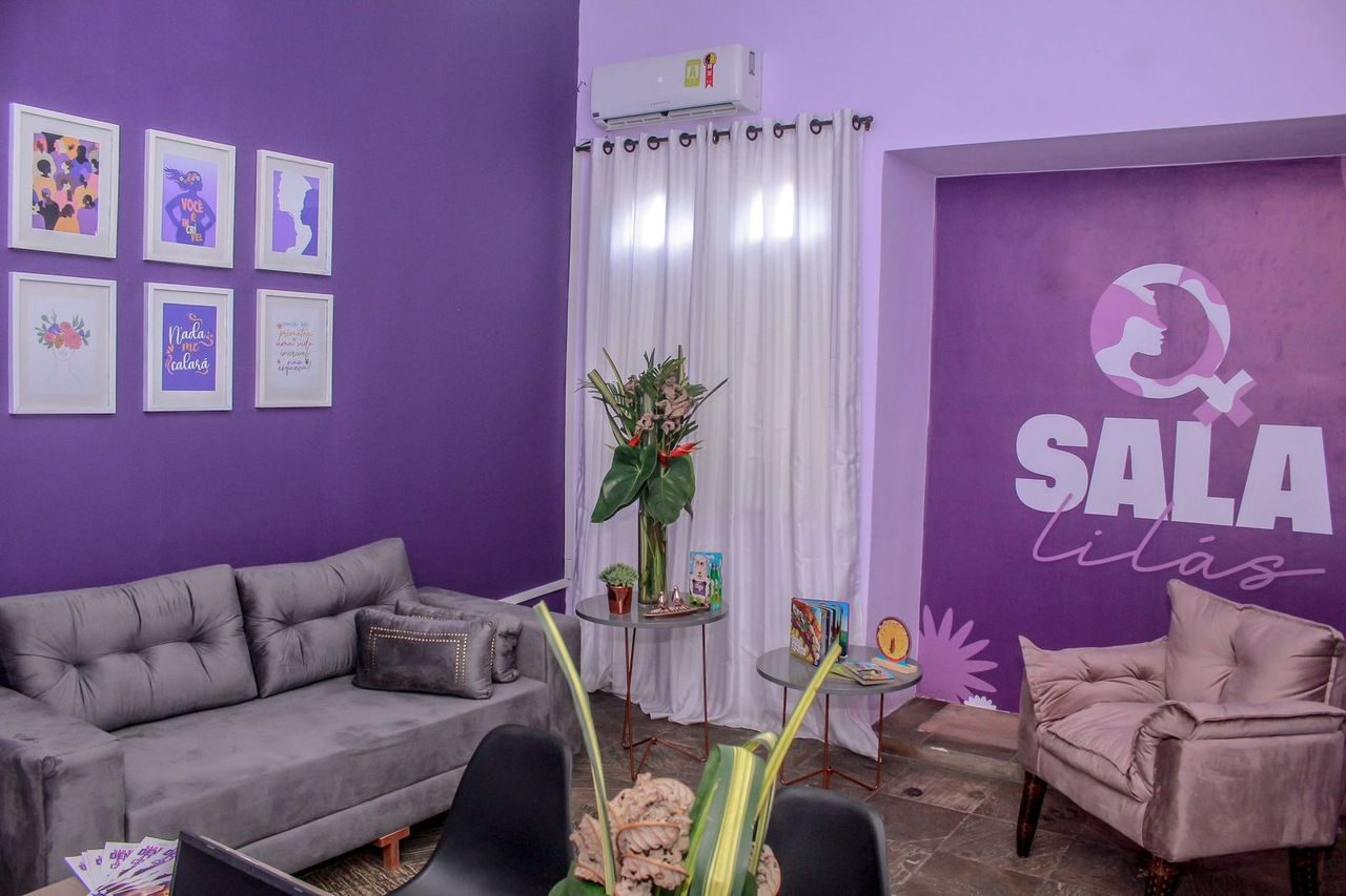 Sala Lilás instalada pela Prefeitura de Penedo, no Rio de Janeiro