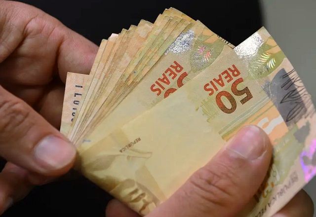 Governo publica até o dia 31 decreto reajustando salário mínimo; novo valor deve ser de R$ 1.518 Governo publica até o dia 31 decreto reajustando salário mínimo; novo valor deve ser de R$ 1.518