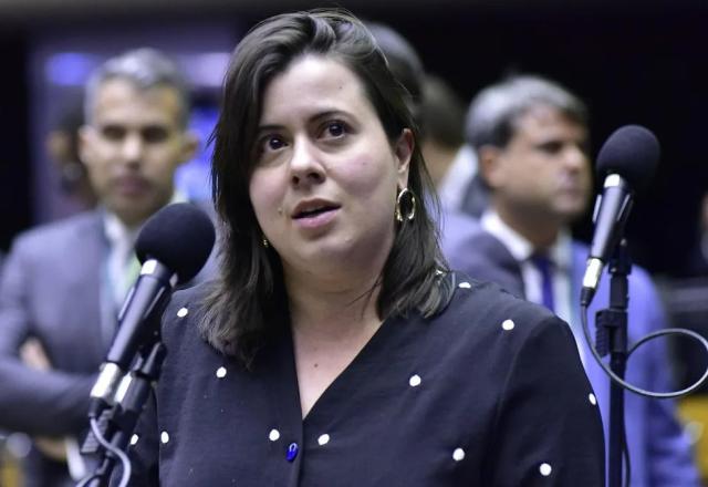 Deputadas pedem devolução de projeto sobre aborto por inconstitucionalidade Deputadas pedem devolução de projeto sobre aborto por inconstitucionalidade