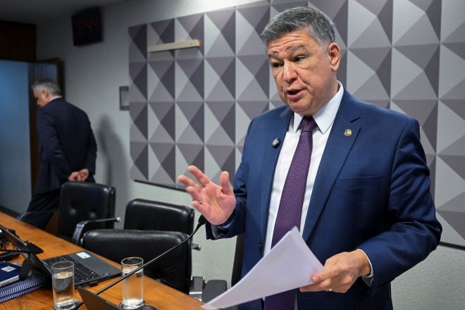 Presidente da CPMI do INSS pede a André Mendonça acesso à quebra de sigilo de Vorcaro