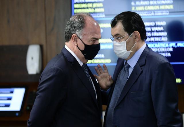 senadores