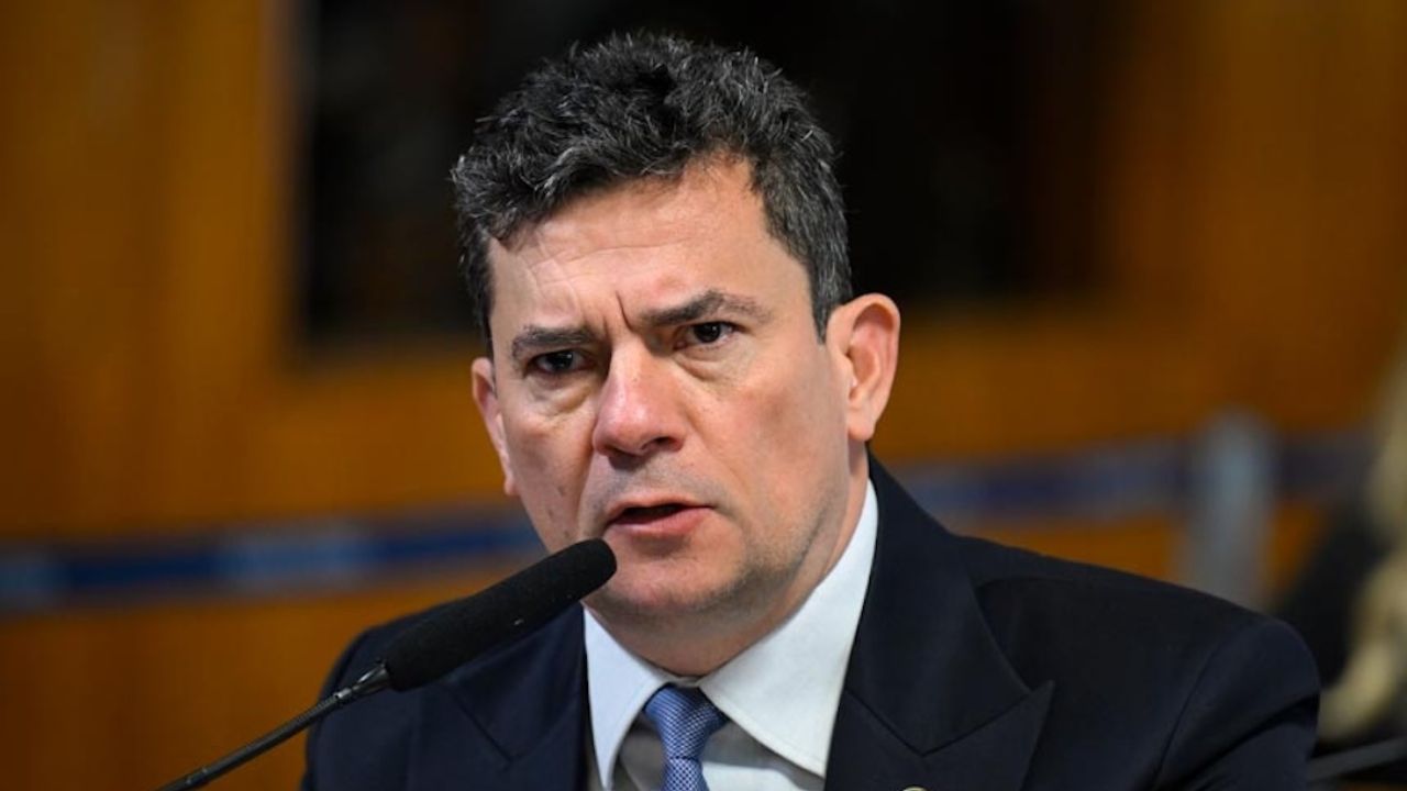 TRE do Paraná manda Moro apagar posts que induziam voto útil