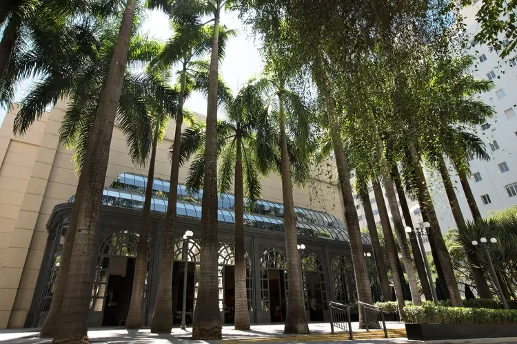 Ministério Público de SP move ação contra shopping por racismo contra adolescentes negros