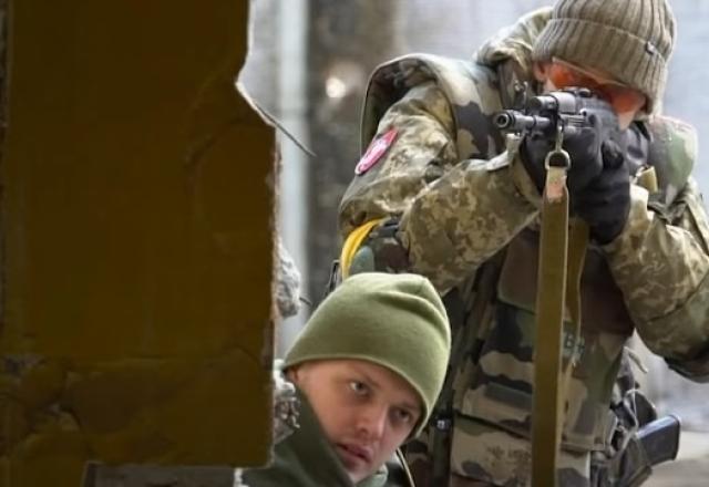 Rússia amplia ataques e bombardeia três novas cidades na Ucrânia Rússia amplia ataques e bombardeia três novas cidades na Ucrânia