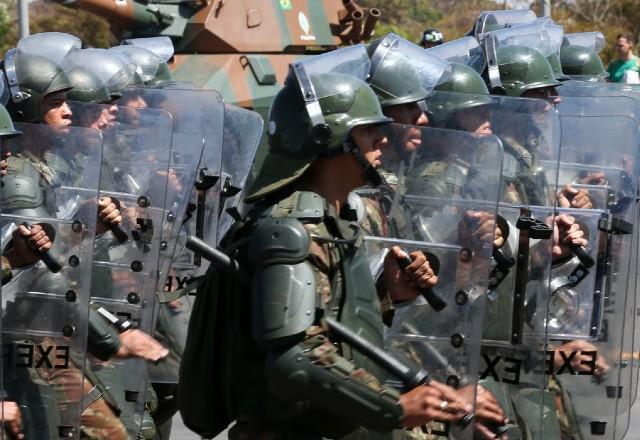 soldados do exército