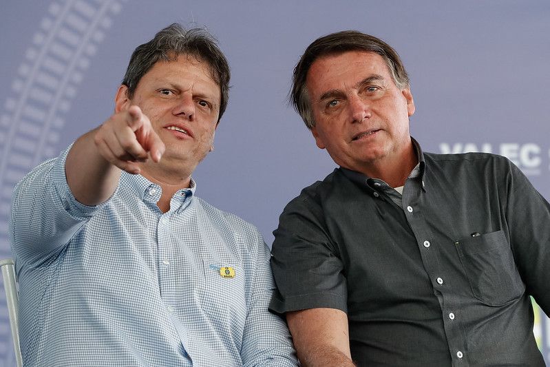 Tarcísio e Bolsonaro em imagem de setembro de 2020, durante evento na Bahia. (Alan Santos/PR)