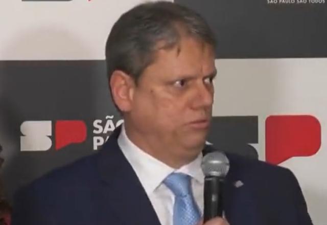 Tarcísio passa por procedimento no joelho para tratar artrose em hospital de SP Tarcísio passa por procedimento no joelho para tratar artrose em hospital de SP
