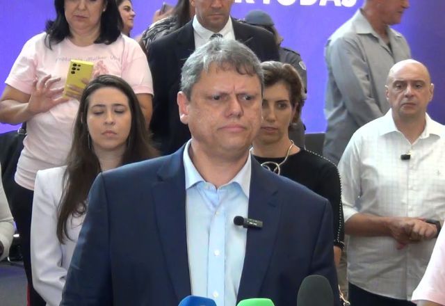 Tarcísio de Freitas fala de operação da PM na Baixada Santista | SBT