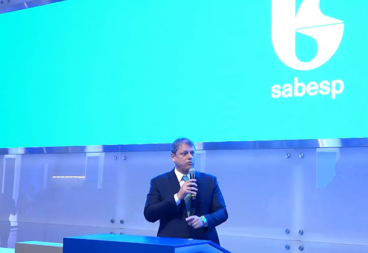 Tarcísio de Freitas durante evento na B3 | Reprodução