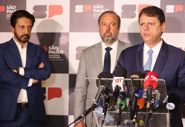 Ricardo Nunes (MDB), ministro Alexandre Silveira e governador Tarcísio de Freitas | Paulo Guereta/Governo do Estado