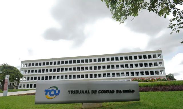 PT conta mais de 200 votos e Flávio Bolsonaro articula para unificar candidaturas na disputa ao TCU | Leopoldo Silva/Agência Senado