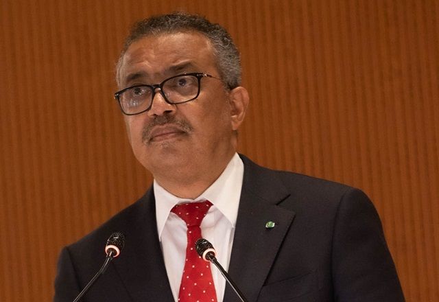 Tedros próximo a microfones (Divulgação/Opas)