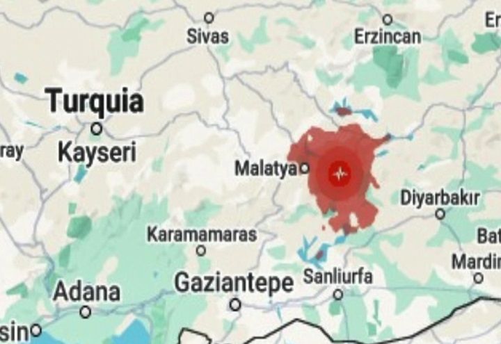 Terremoto de magnitude 5,9 atinge cidade na Turquia 