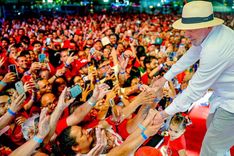 Lula cumprimenta apoiadores durante agenda em Natal | Ricardo Stuckert/Flickr