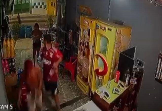 Dois são mortos e dois ficam feridos em tiroteio em bar no Rio | Reprodução