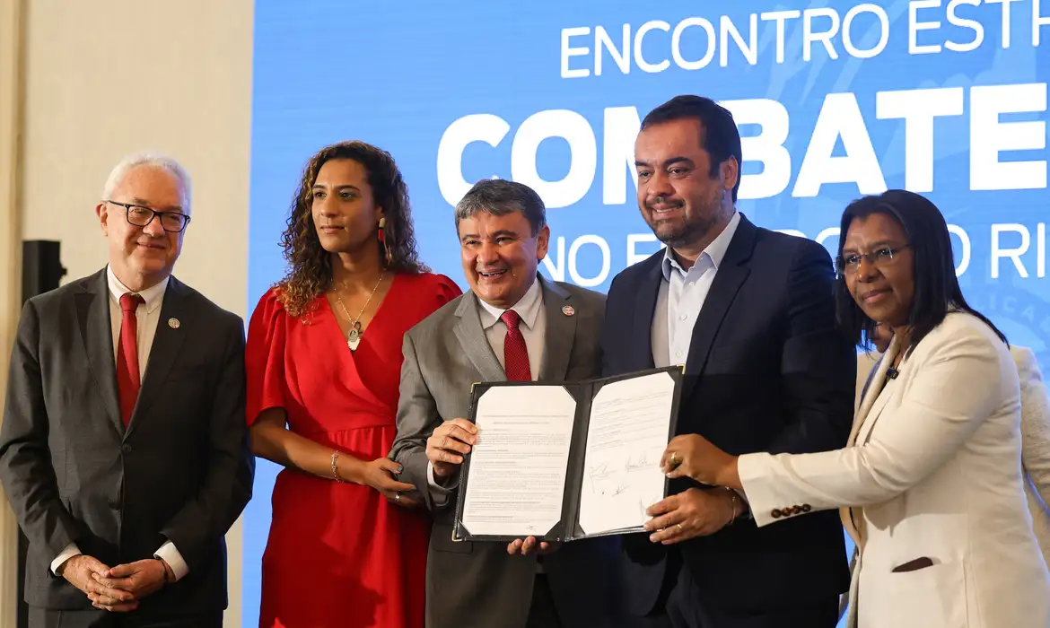 Governo investe R$ 330 milhões em ações de combate à fome para mulheres negras Governo investe R$ 330 milhões em ações de combate à fome para mulheres negras