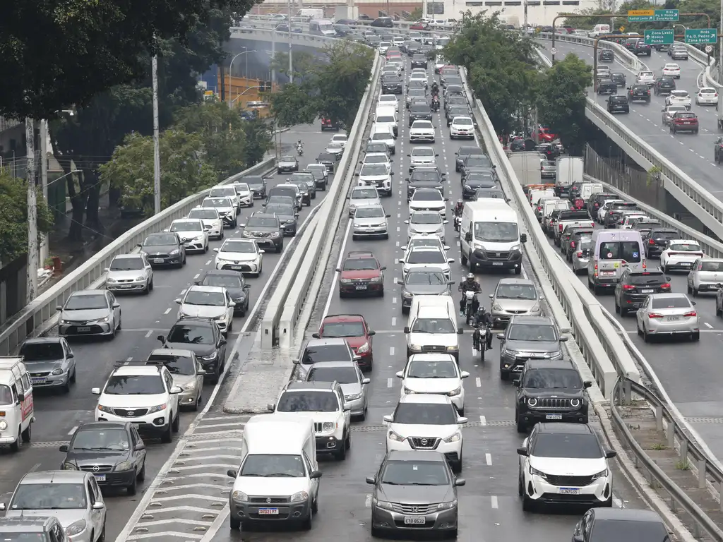 Carros elétricos ganham espaço na frota brasileira. |  Paulo Pinto/Agência Brasil