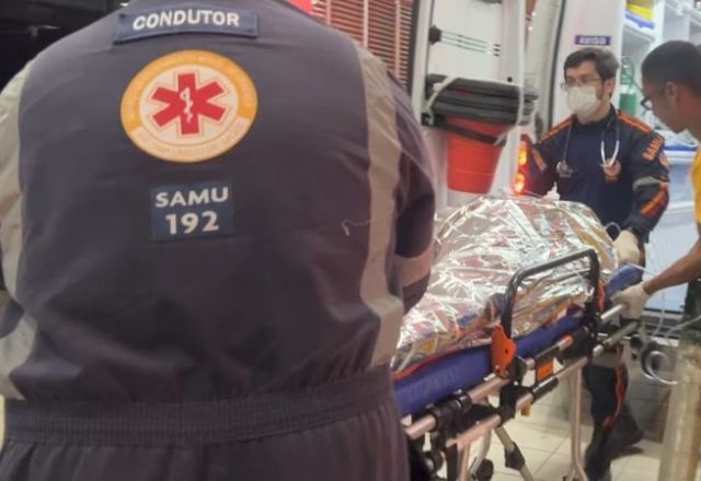 Mulher trans é socorrida por SAMU após disparos no rosto | Reprodução