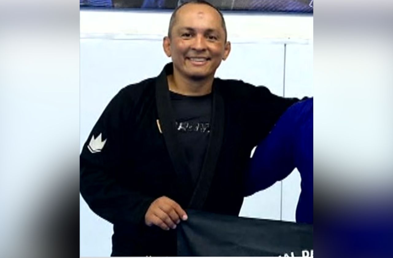 Treinador de jiu-jitsu é preso suspeito de estuprar adolescente de 17 anos em Manaus Treinador de jiu-jitsu é preso suspeito de estuprar adolescente de 17 anos em Manaus