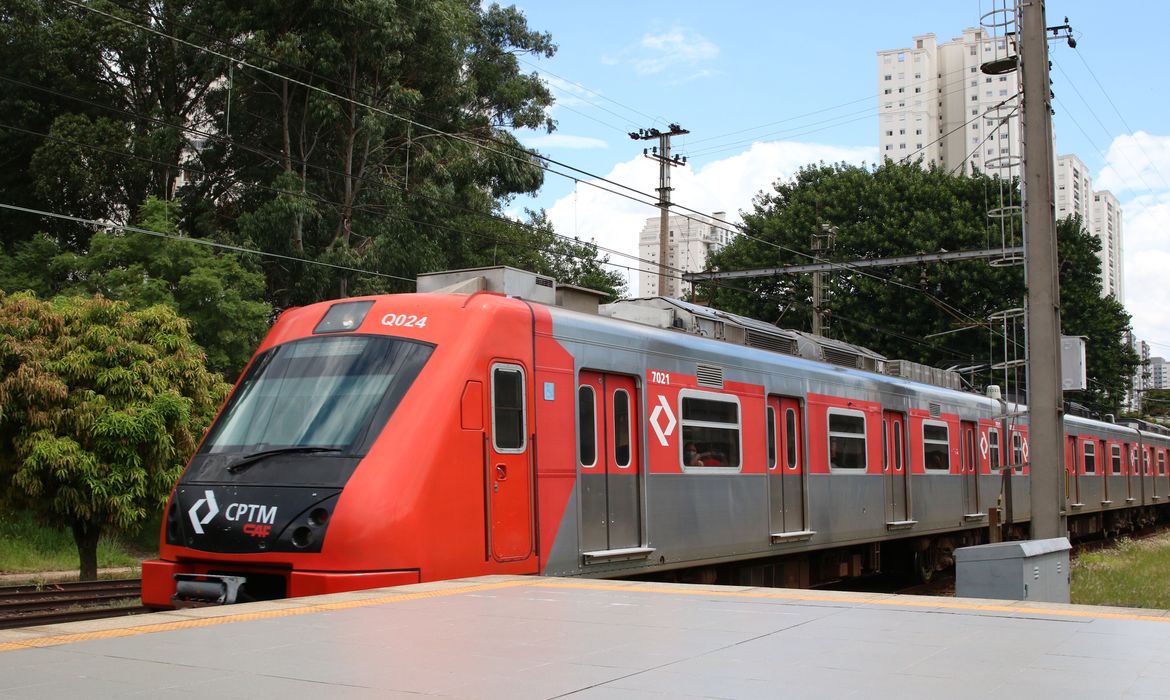 Trem da Companhia Paulista de Trens Metropolitanos (CPTM) | Rovena Rosa/Agência Brasil