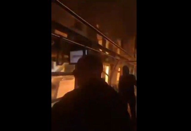 Vídeo: trem da Linha 9-Esmeralda pega fogo na zona sul de São Paulo