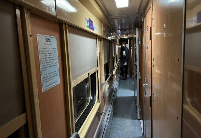 trem que fez o trajeto de 20 horas entre Polonia e Ucrânia