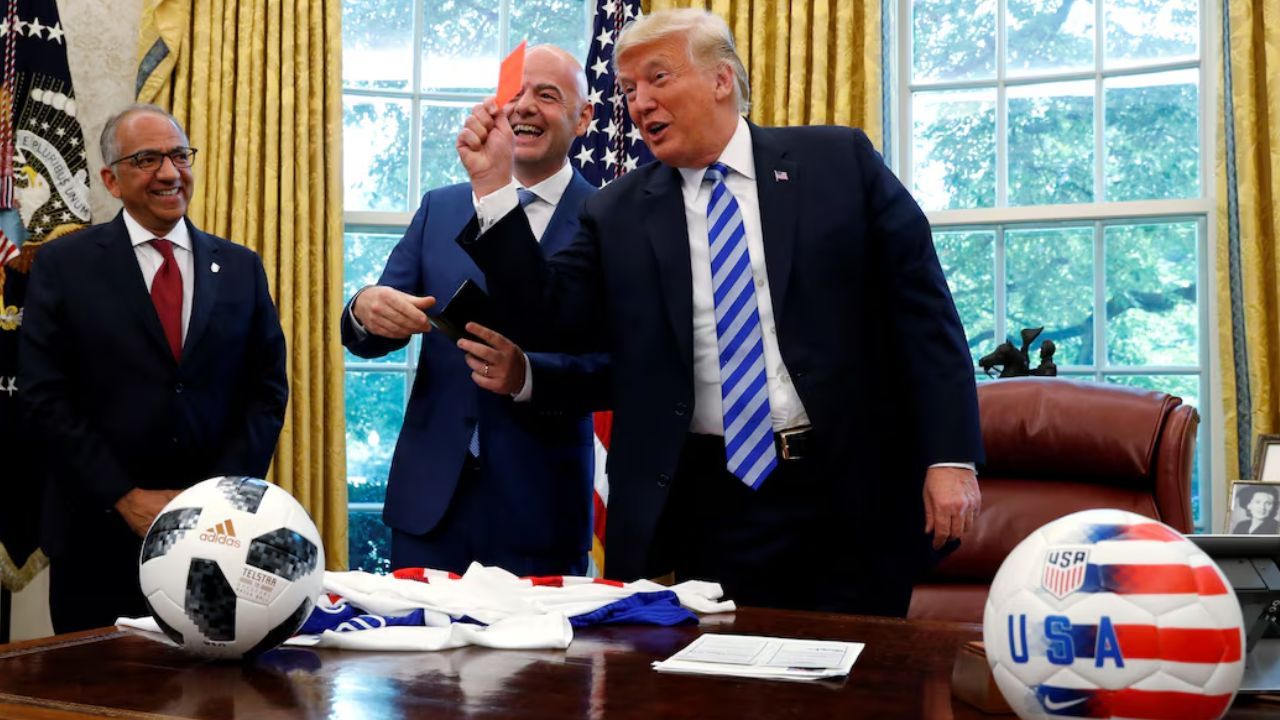 Infantino admite ligação de Trump, mas nega interferência Infantino admite ligação de Trump, mas nega interferência