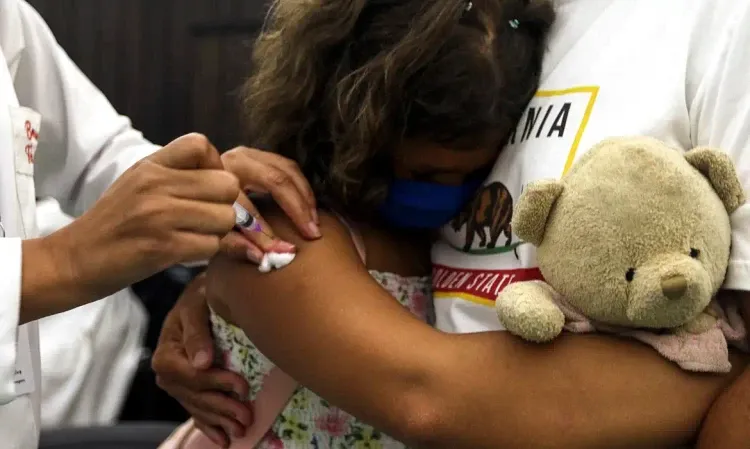 Vacinação é a única forma de prevenir a doença | Tânia Rêgo/Agência Brasil