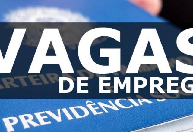 vagas de emprego destacada em carteira de trabalho