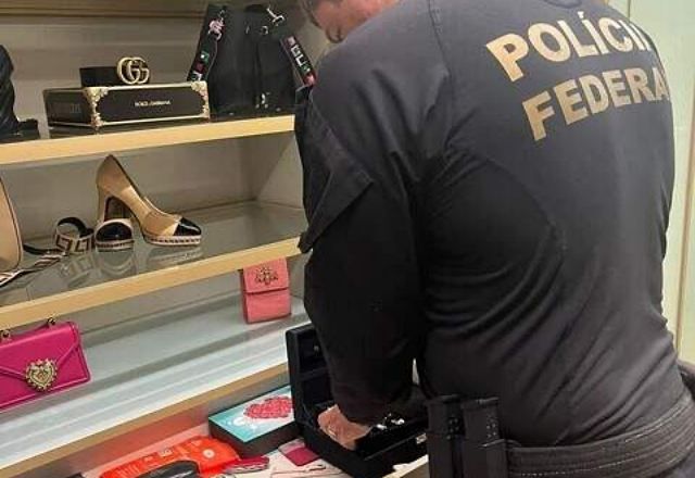 PF faz buscas em endereços de alvo da Operação Ultima Ratia. (Divulgação/PF)
