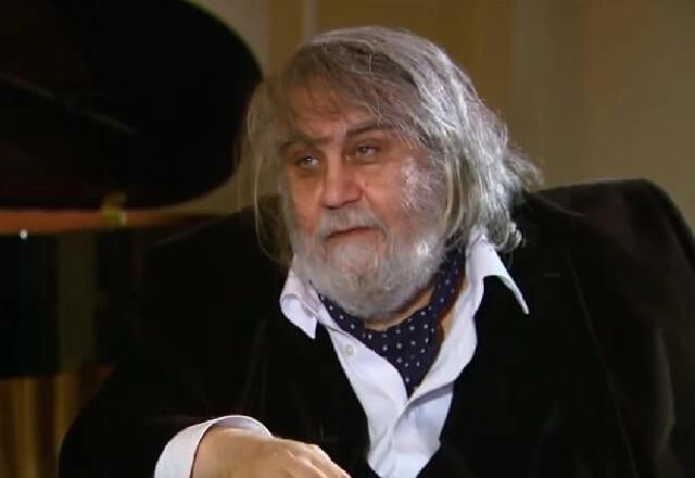 Compositor de trilha vencedora do Oscar, Vangelis morre aos 79 anos Compositor de trilha vencedora do Oscar, Vangelis morre aos 79 anos