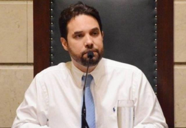 Solidariedade afasta Dr. Jairinho do partido