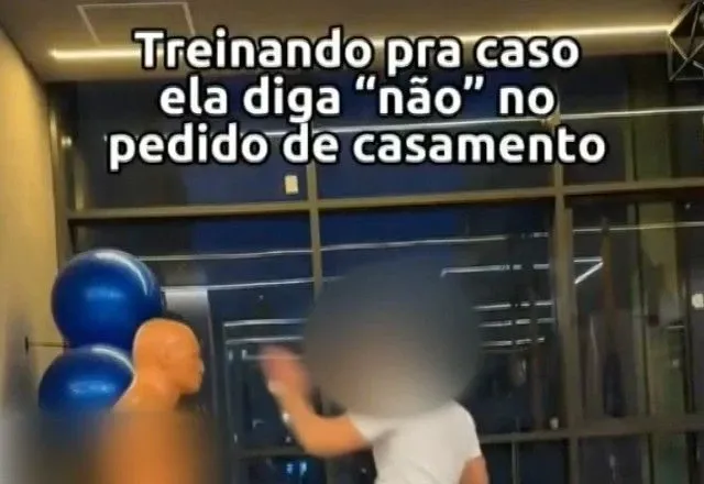 Trecho de trend  em que homens simulavam golpes contra mulheres que dizem "não" a uma investida masculina | Reprodução Tiktok | 