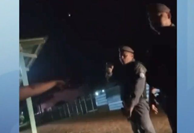 Mulher é derrubada após agressão de PM e homem é ameaçado