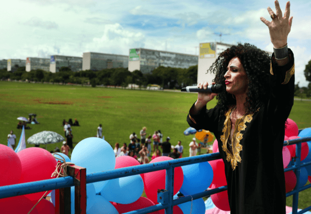Na imagem, Marsha (sic) Nacional pela Visibilidade Trans em janeiro de 2024, na Esplanada dos Ministérios | Reprodução José Cruz/Agência Brasil
