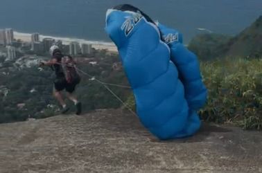 Esportista salta de speed fly e desaparece da Pedra Bonita, em São Conrado (RJ) | Reprodução redes sociais