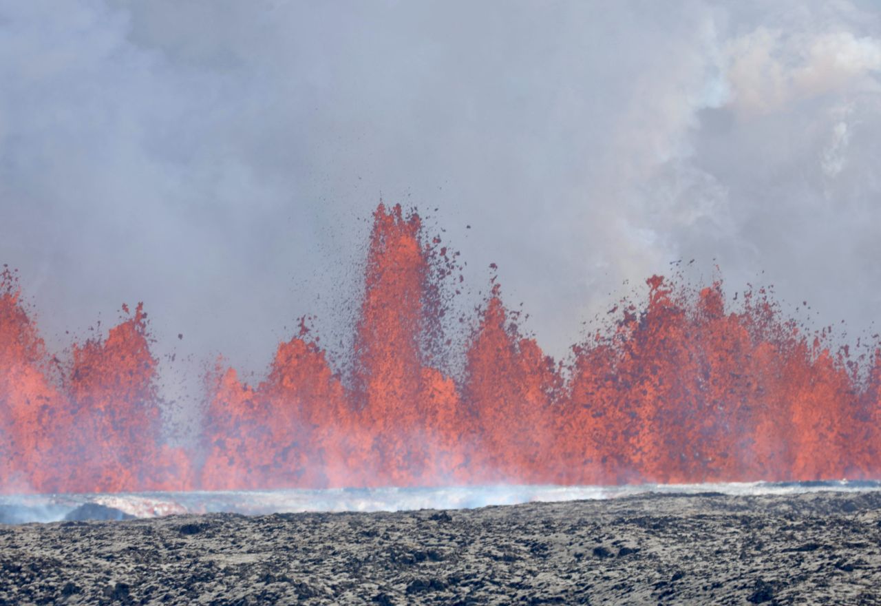 Vulcão entra em erupção na Islândia | Reprodução/RÚV
