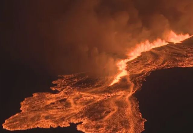 Vulcão entra em erupção na Islândia pela quarta vez em 3 meses; veja imagens