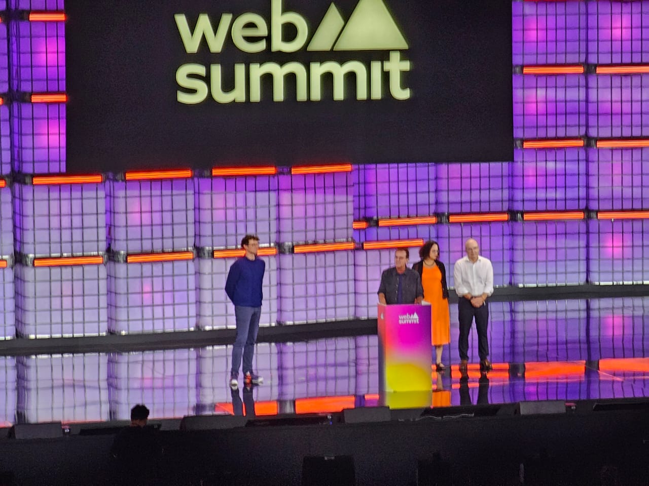 Paes, prefeito do Rio, discursa na abertura do Web Summit. | SBT