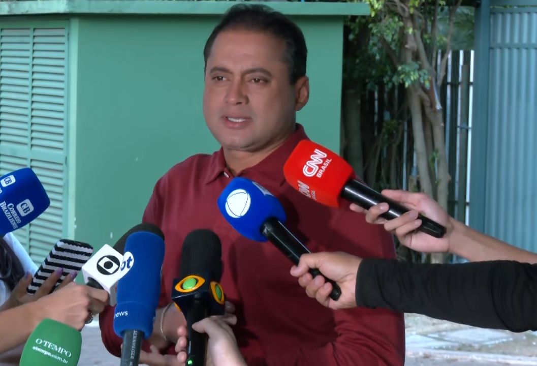“Deixa Deus tocar no coração” de Dino, diz Weverton Rocha “Deixa Deus tocar no coração” de Dino, diz Weverton Rocha