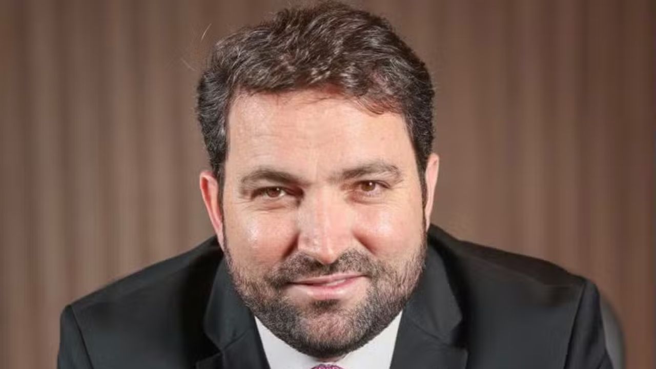 PF apura apostas de R$ 4,8 bi de advogado amigo de Flávio PF apura apostas de R$ 4,8 bi de advogado amigo de Flávio