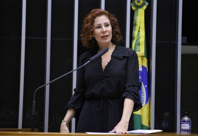 Justiça da Itália anula extradição de Carla Zambelli; defesa revela próximos passos