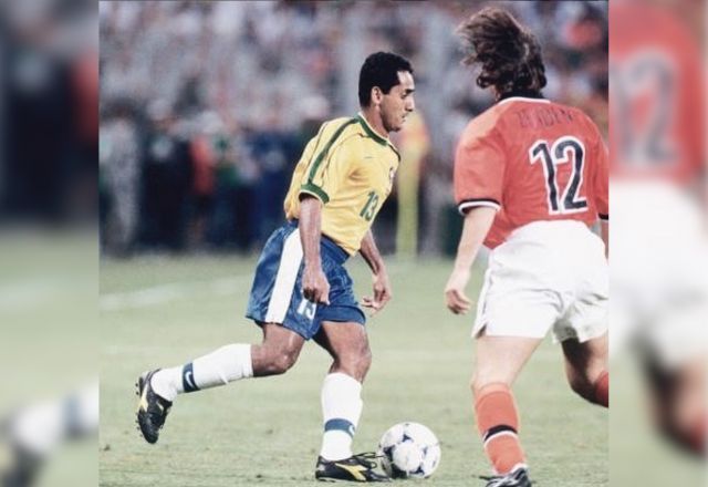 Zé Carlos estreou na Seleção Brasileira contra a Holanda, em 1988 | Reprodução/Redes sociais